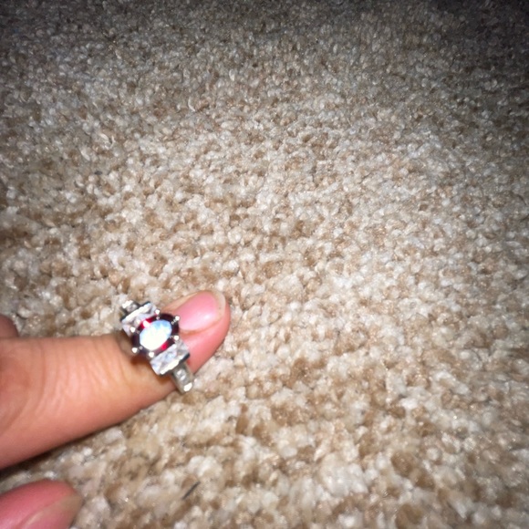 Red costume jewelry - Picture 12 of 12